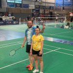 Joueurs du club de badminton de Valserhône s’échauffant avant leur premier match de double mixte au Volant des Alpes à Gap 2025.